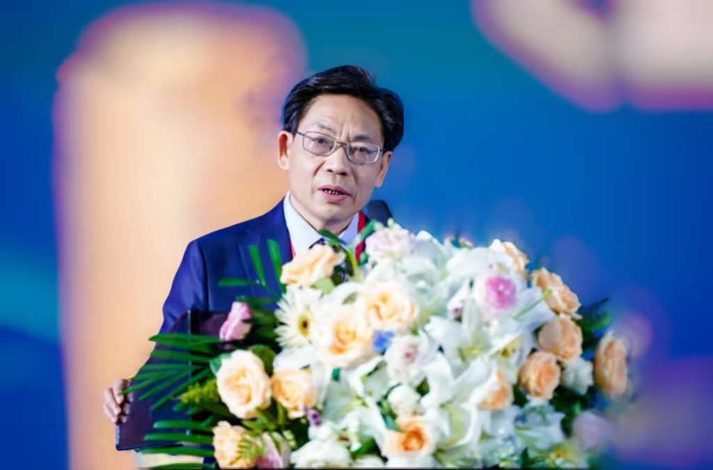 贵州迎宾酒开“绵柔酱香”先河，获“技术天团”背书！